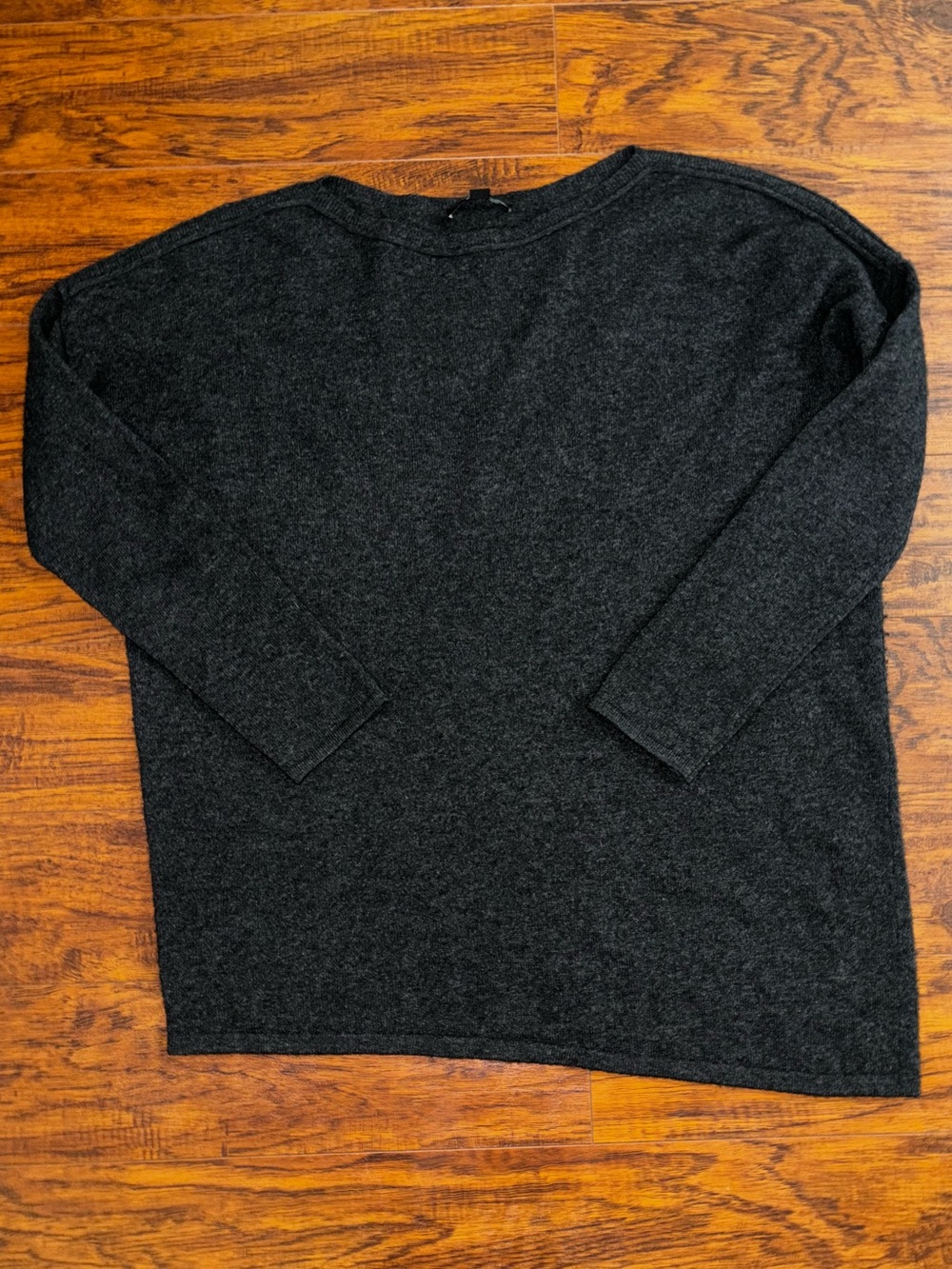 Ann Taylor 100% Cashmere Sweater Charcoal Gray Crewneck Asymmetrical Hem Top